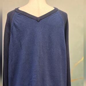 100% Cotton Alfani Navy And Subtle Ink Blue Stripe V-Neck Sweater L